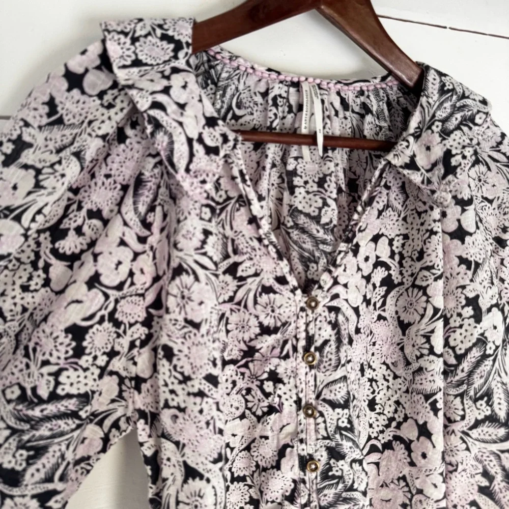 By Anthropologie cotton button-front peasant blouse in muted floral. Size: XS - Picture 7 of 14